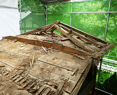 八坂社素屋根仮設工事