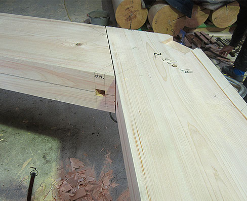 登梁キザミ加工